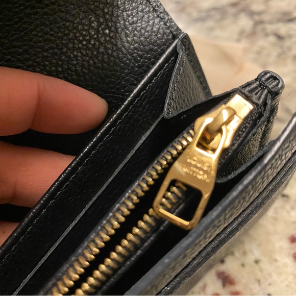 Authentic Louis Vuitton Empreinte Sarah Wallet - Picture 11 of 15